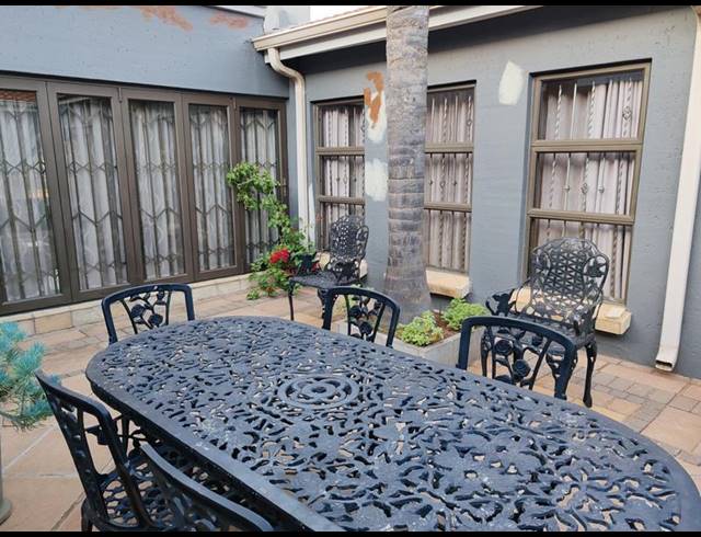 4 BEDROOM HOUSE FOR SALE IN LENASIA